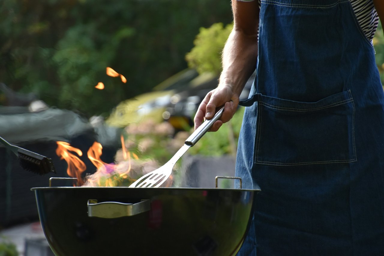 Backyard BBQ Season Is Here: 8 Easy Tips for Hosting the Ultimate Summer Party
