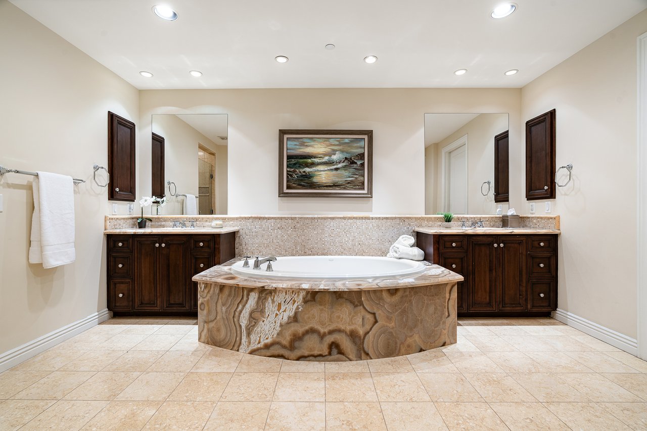 7181 E Camelback Road 1202