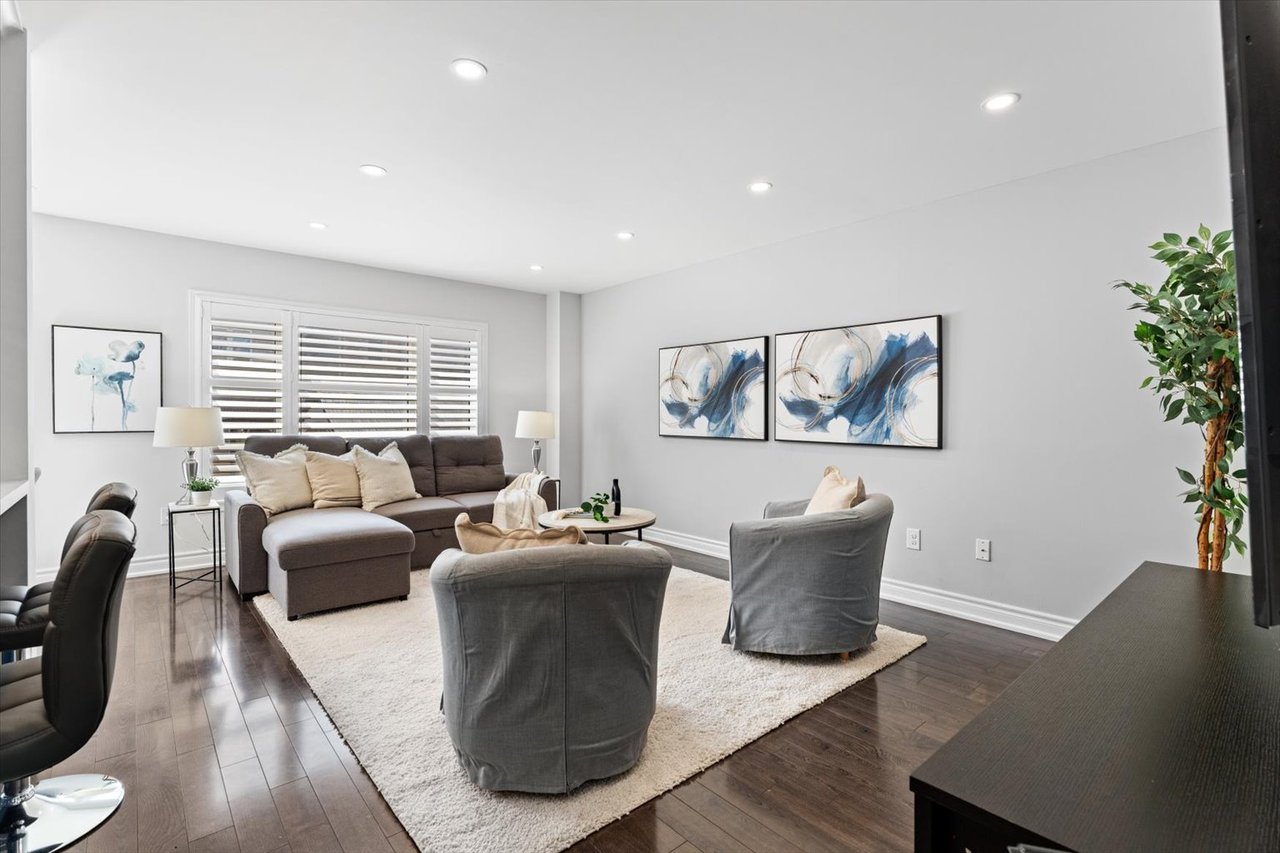17 Holroyd St