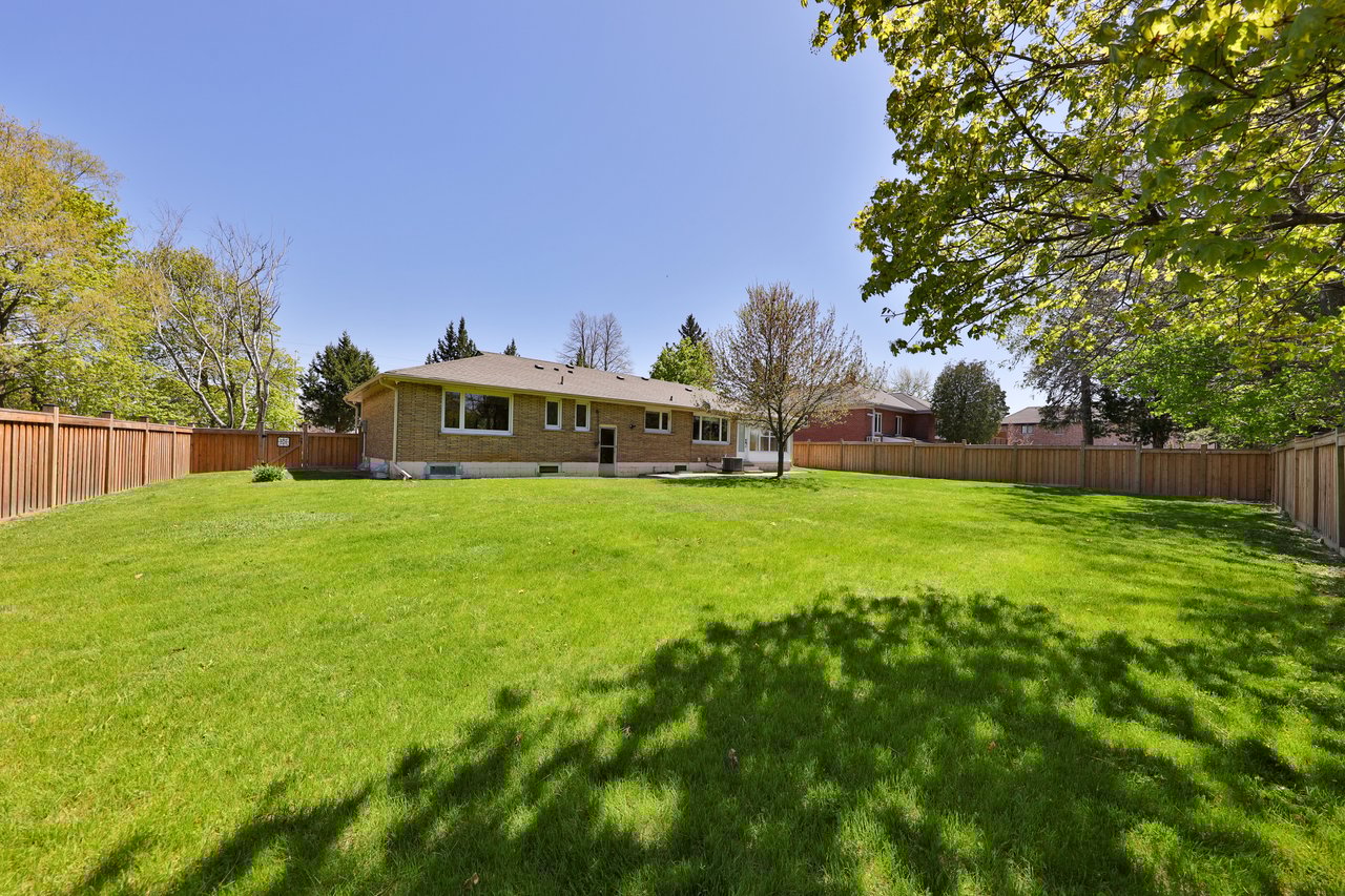 425 Plains Road W, Burlington