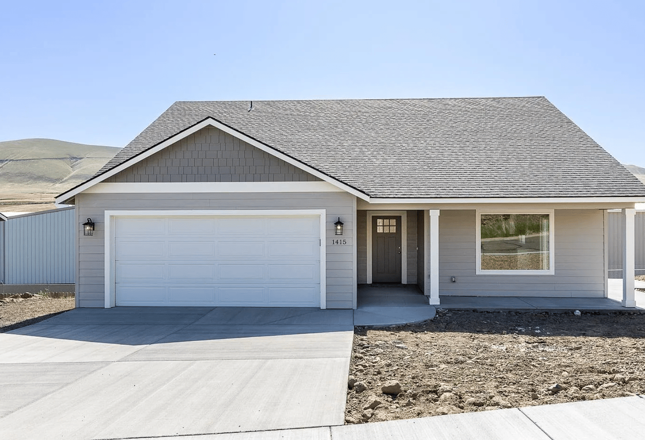 1415 Della Ave