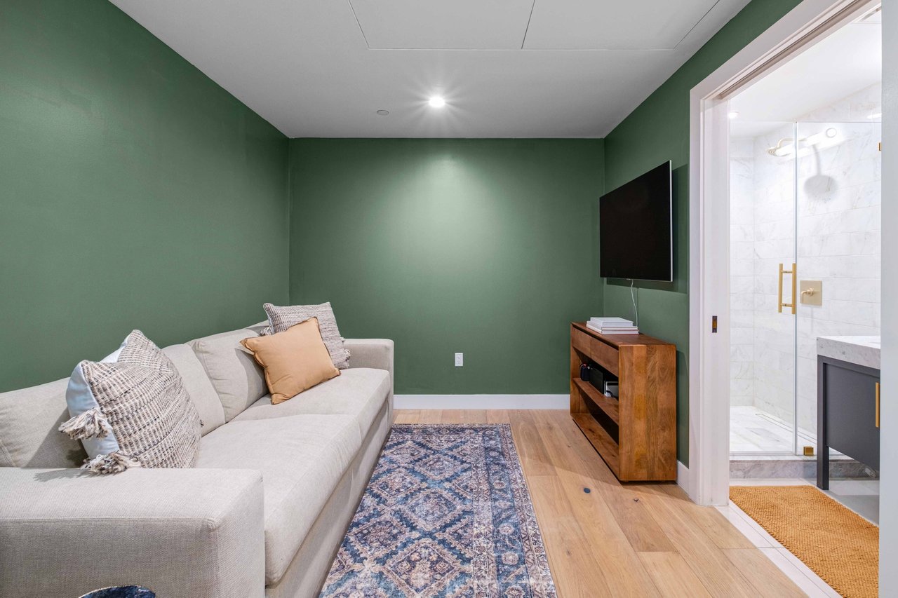 70 Rainey Street #1706