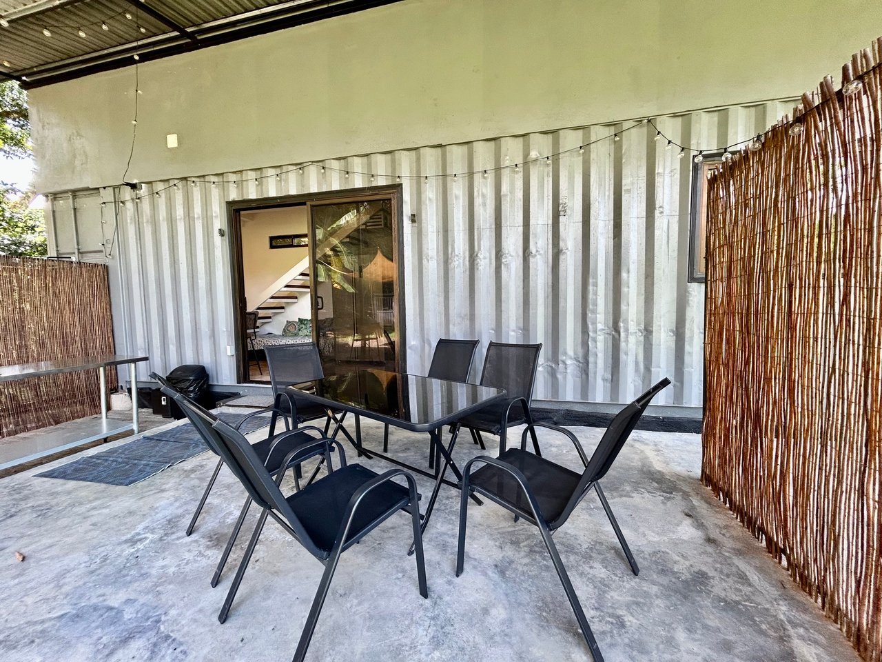 Hatillo Breeze, 2 Bedroom Home on 1,311m2 of usable land and year round creek!