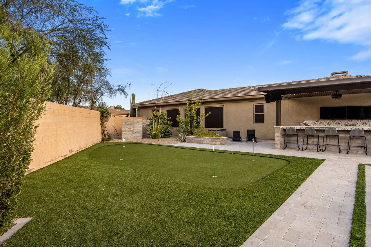 22936 N 39th Place