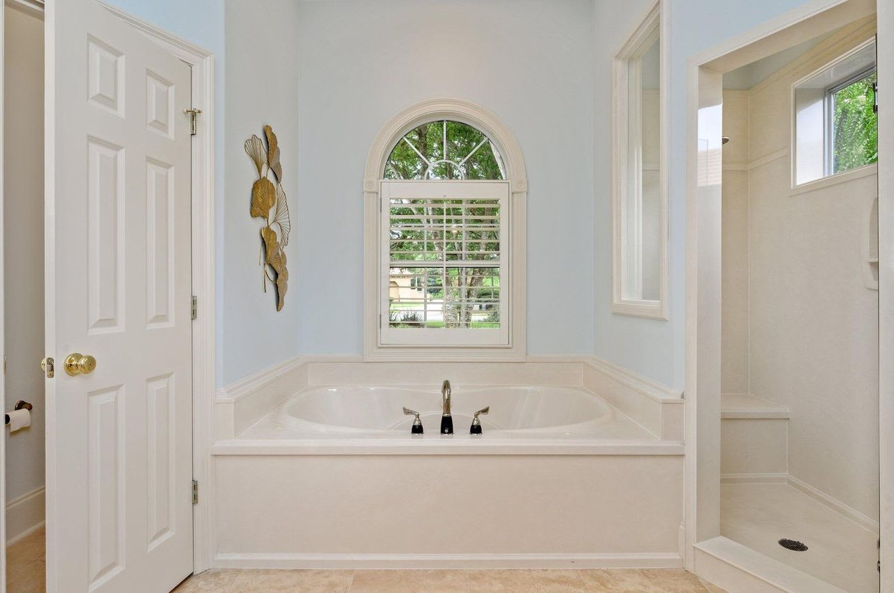 6290 Augusta Cove