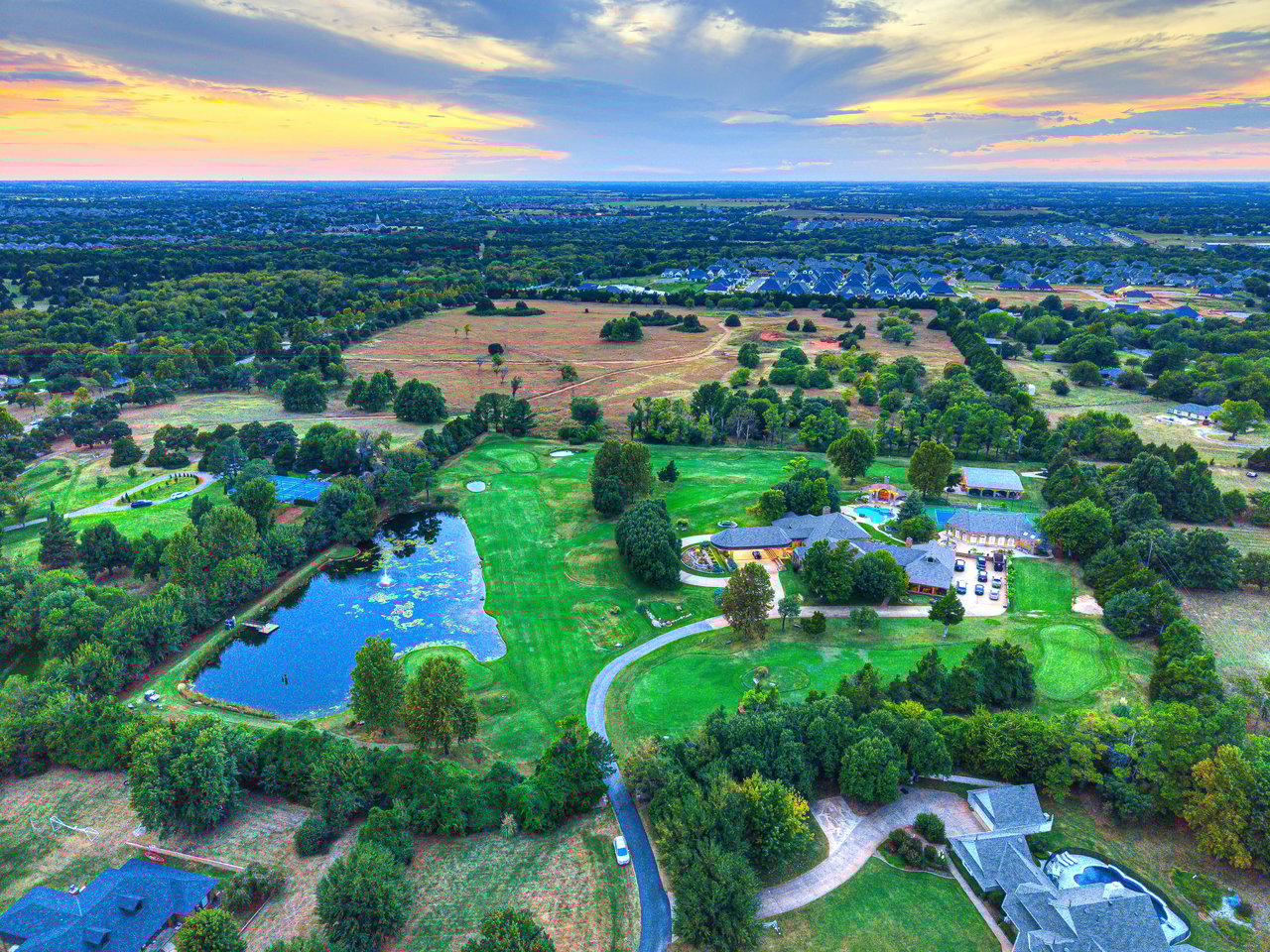 Private 18-Hole Golf Course Estate with Pickleball Court – A Once-in-a-Lifetime Opportunity in Edmond, Oklahoma - Wyatt Poindexter - The Agency OKC 