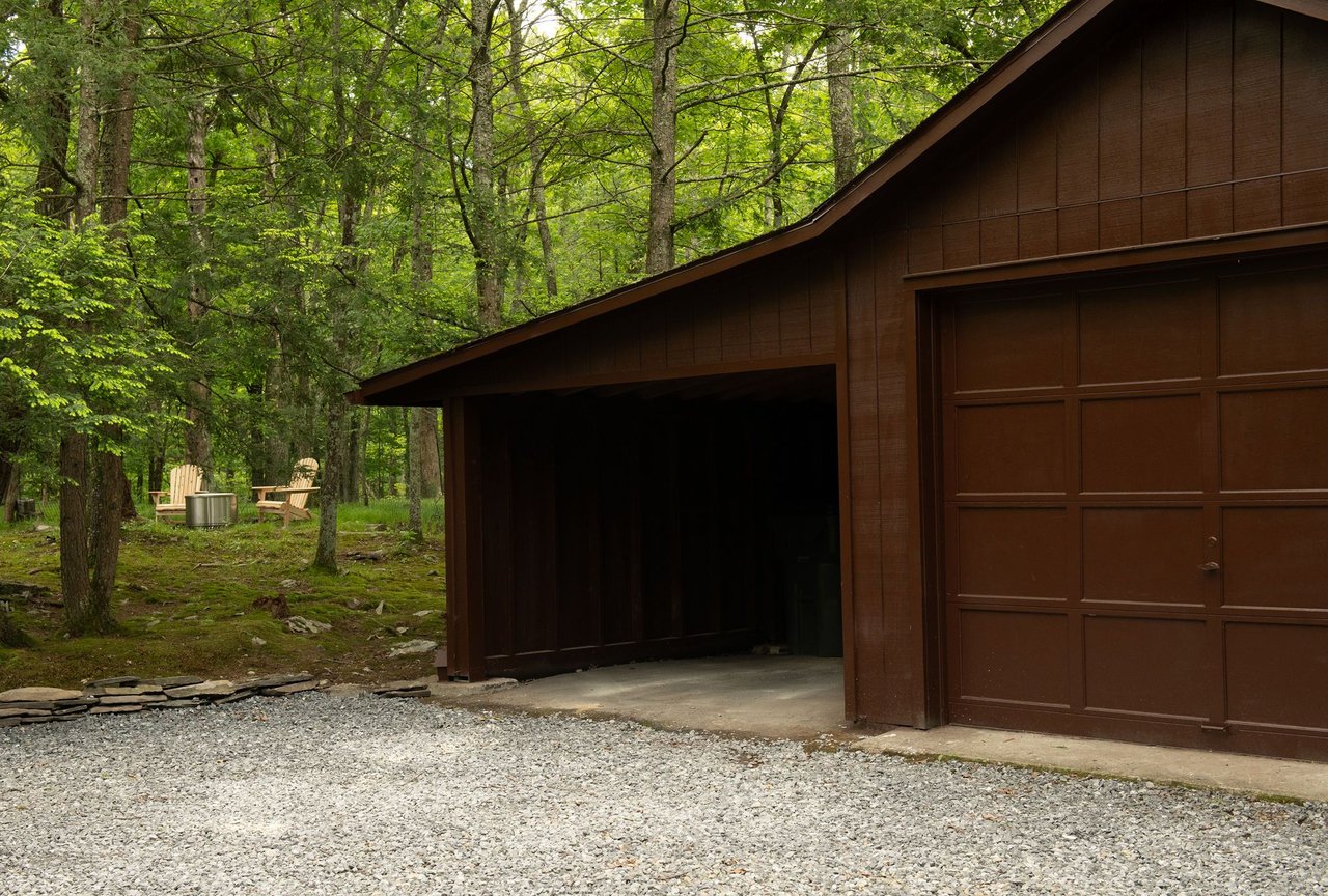 276 Chestnut Hill Road, Woodstock