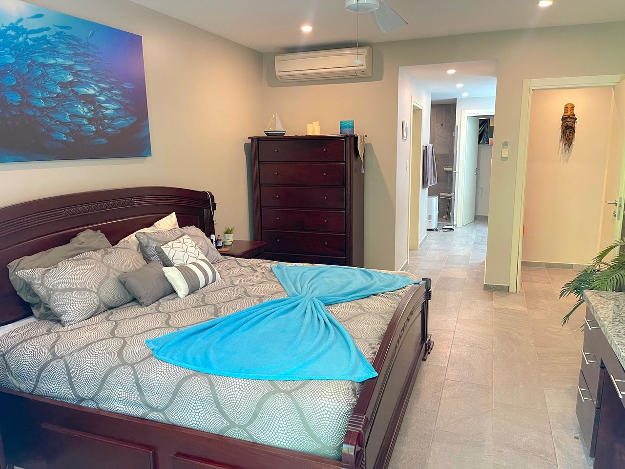 ELAN GROUND FLOOR 2 BEDROOM CONDO WITH BEACH ACCESS. UNIT 4E