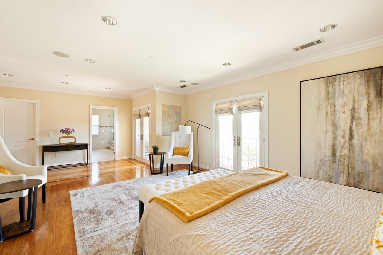 11925 Charnock Road, Mar Vista