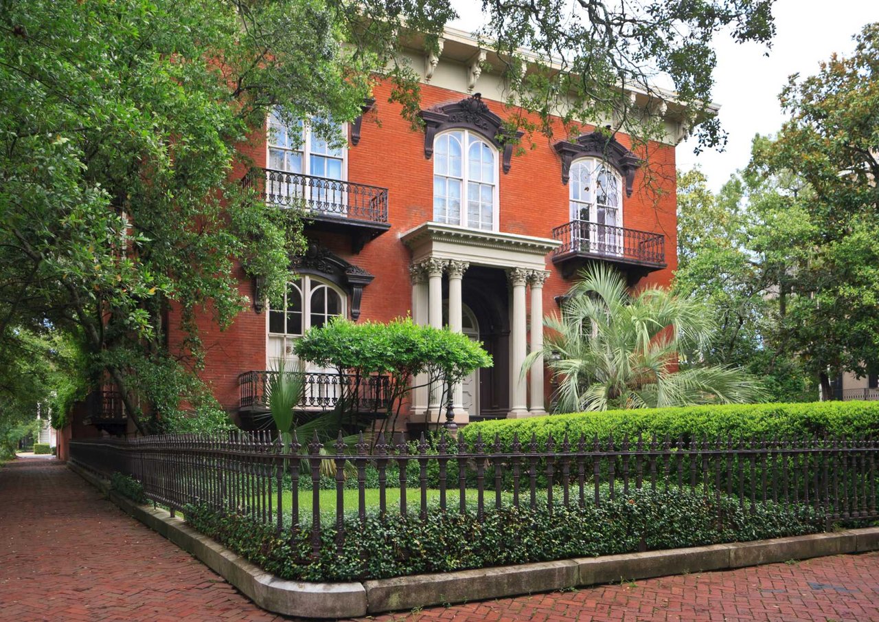 Haunted or Historic? How to Market Homes with a Spooky Past