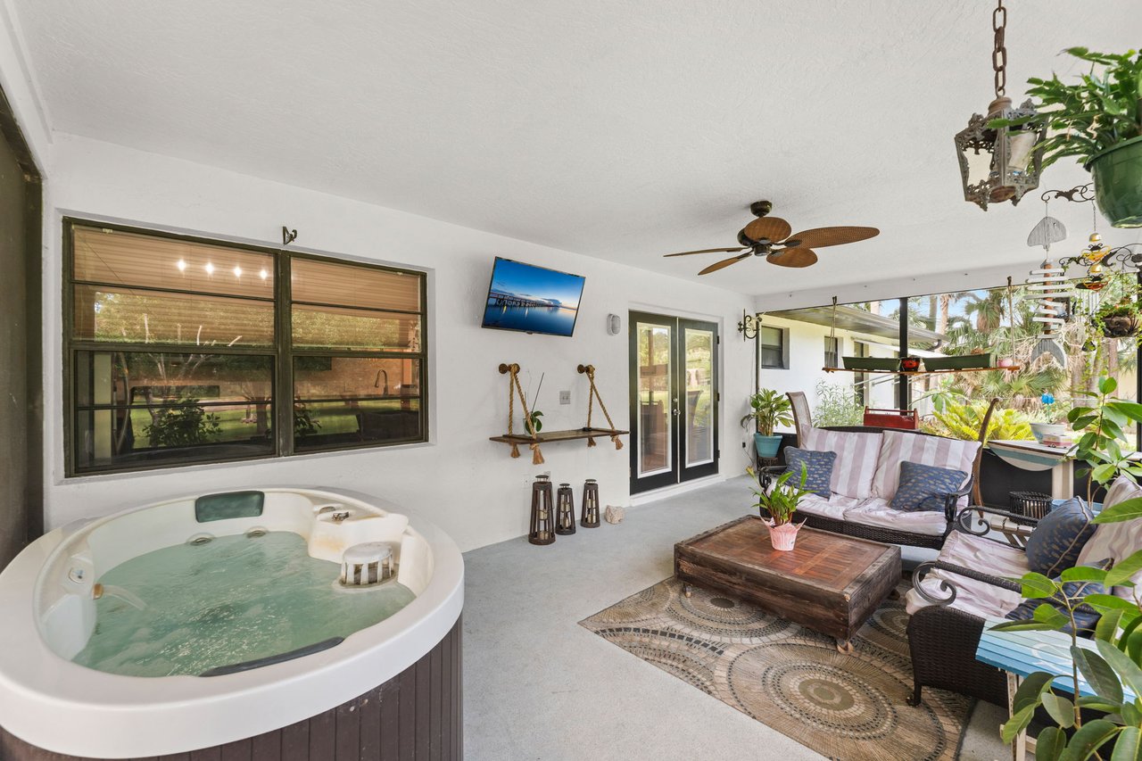 Screened patio and hot tub at 2471 Arizona Street