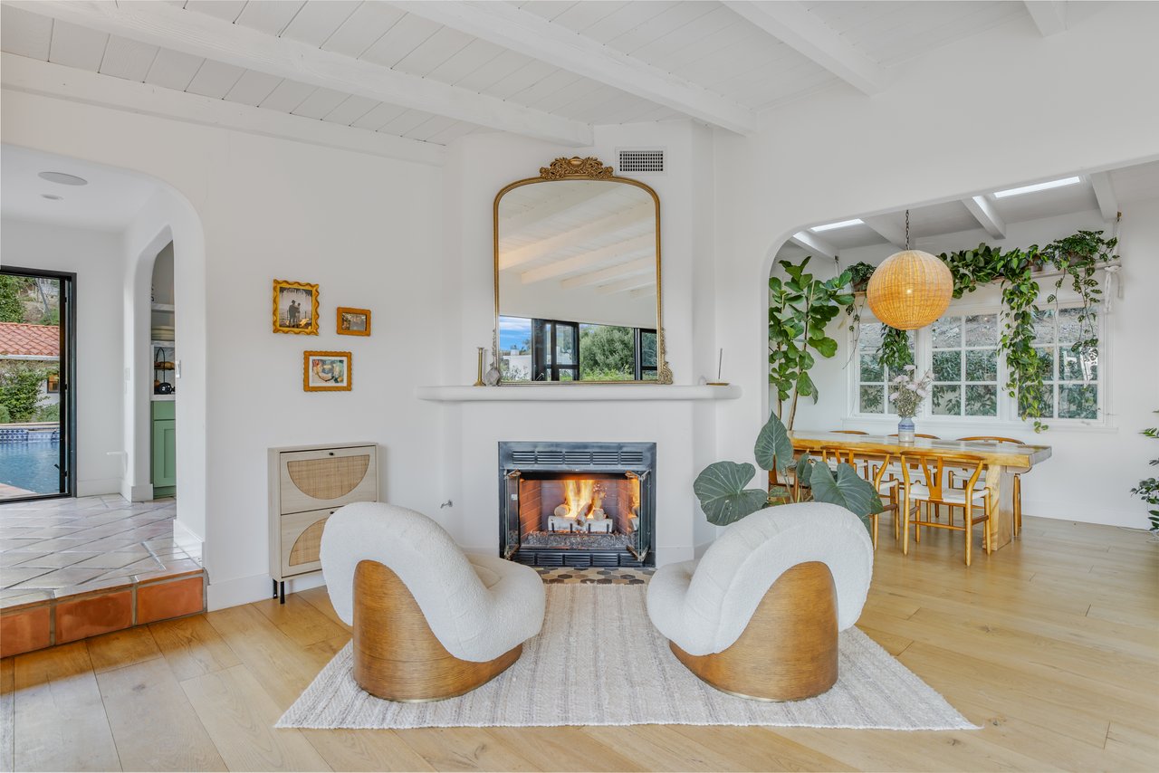 3646 Sunswept Dr