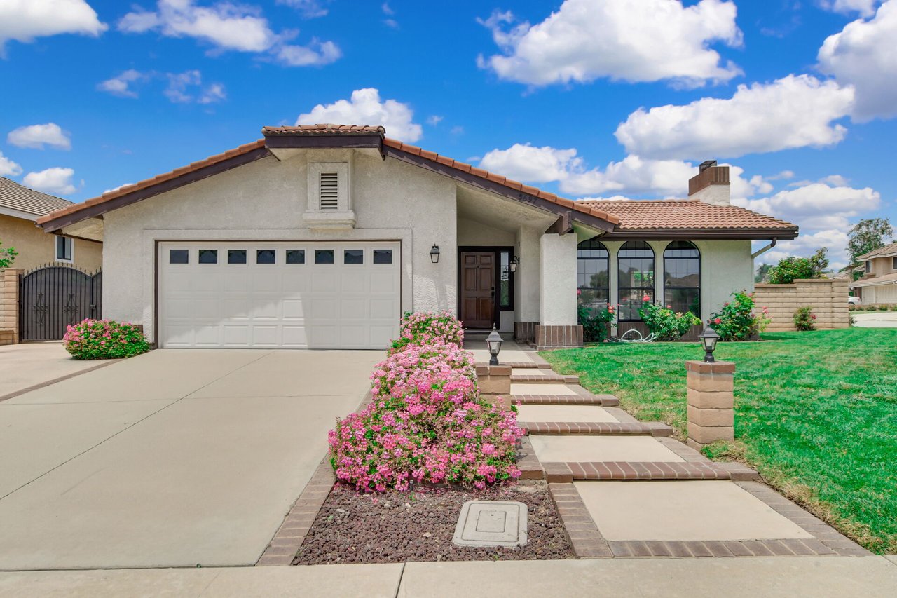 5697 Los Robles