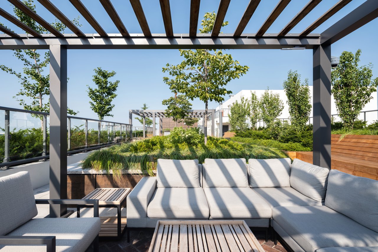 A Grande Penthouse In The Annex