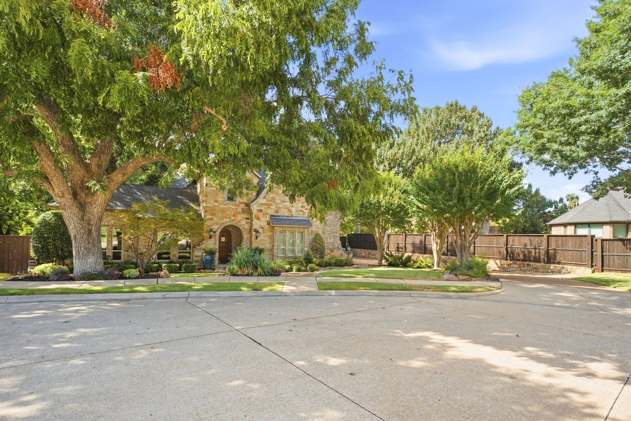 1700 Surrey Lane