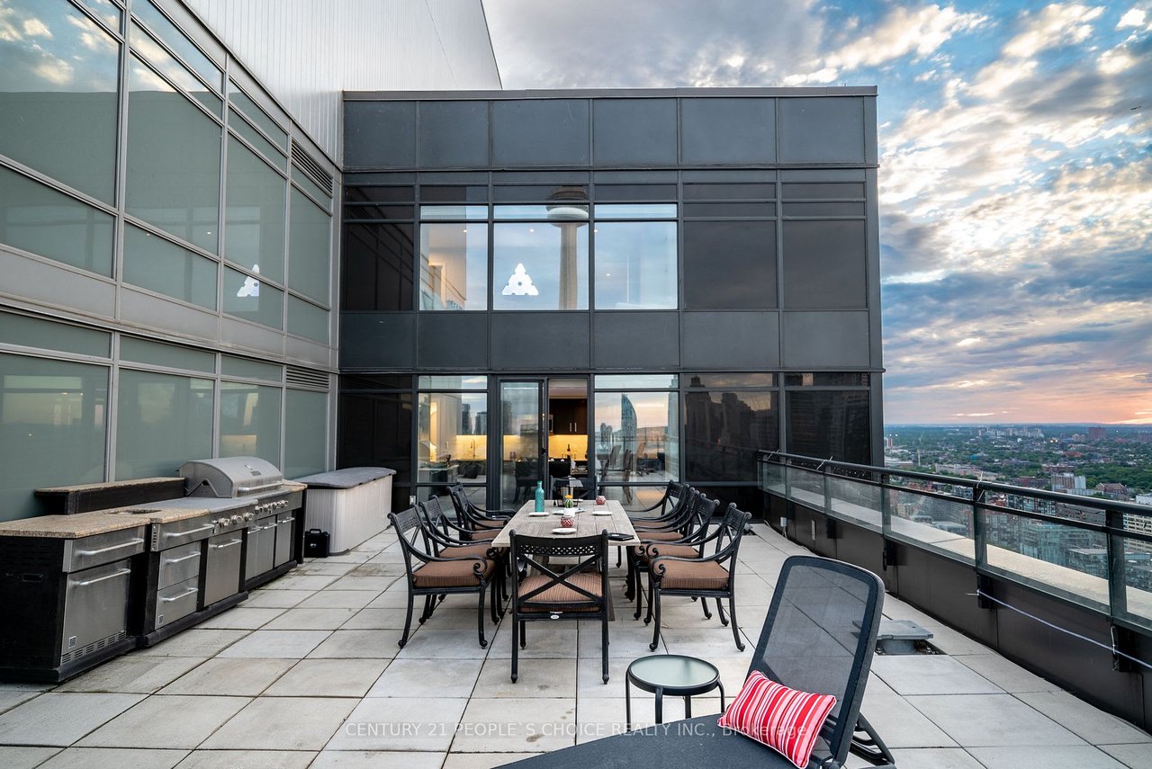 REMARKABLE PENTHOUSE 