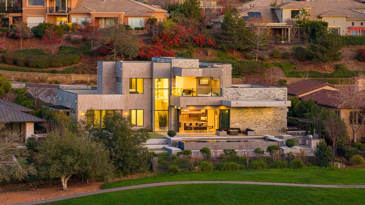 4573 Greenview Drive