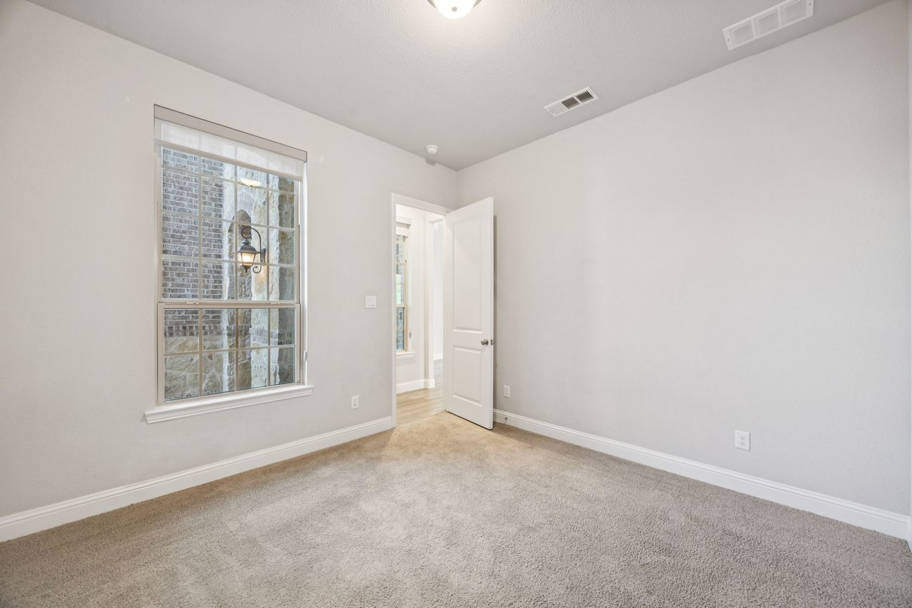 1001 Grassy Shore Ln