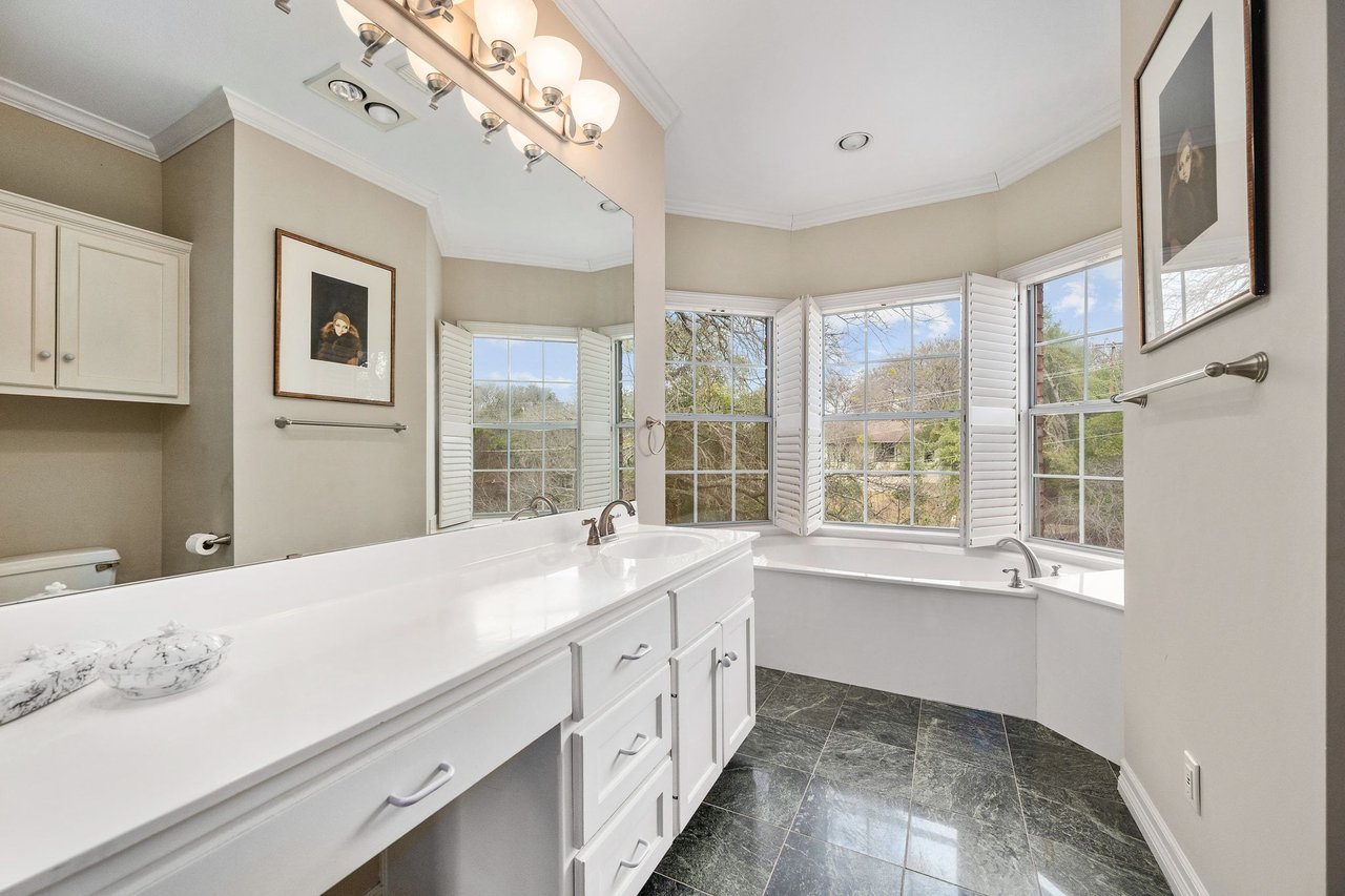 2716 Hillview Green Lane