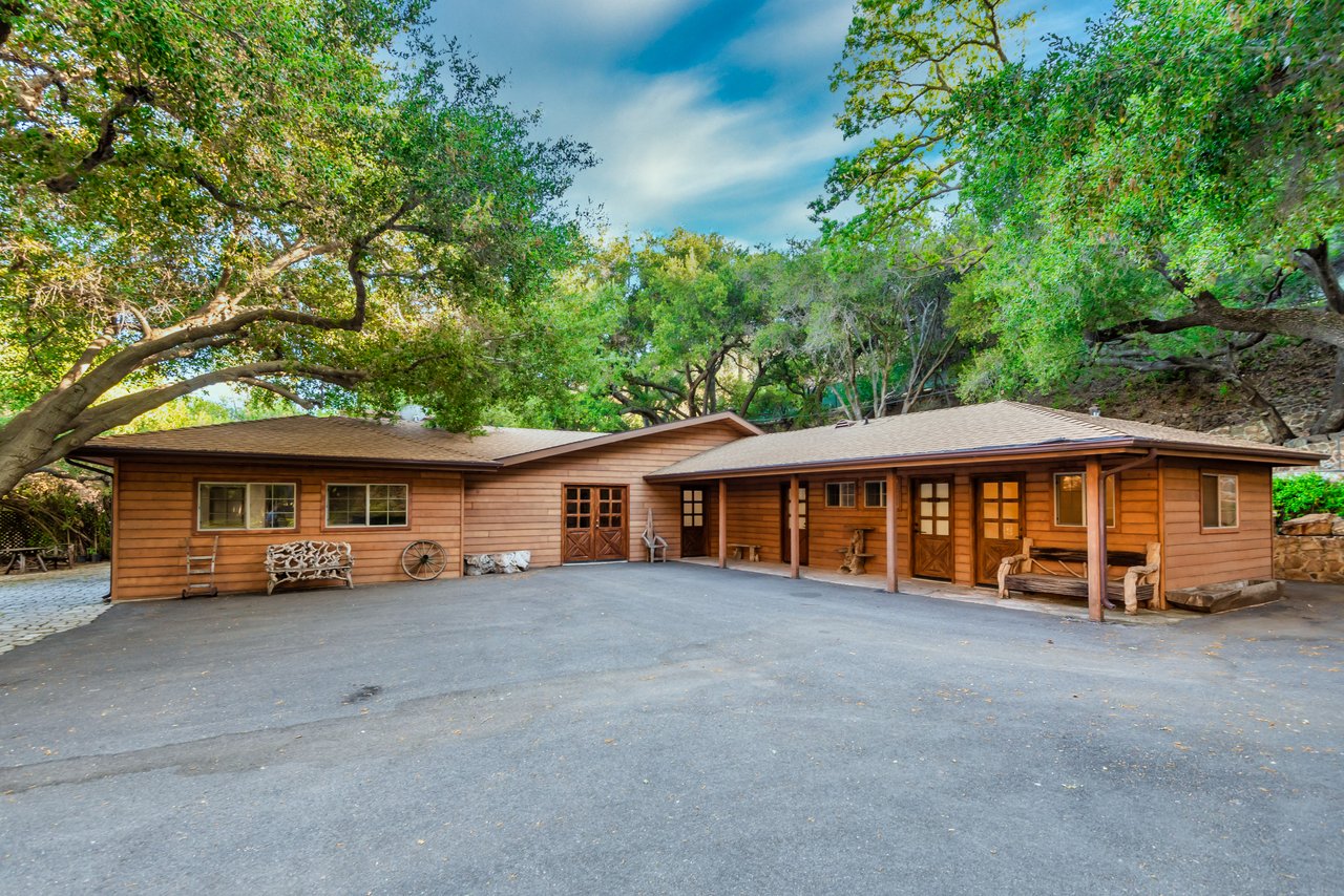 3272 Triunfo Canyon