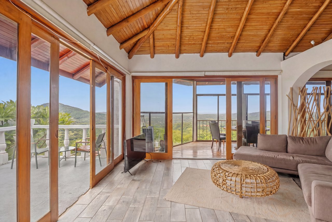 CASA EAGLE'S NEST - PALO VISTA - NEAR HUACAS