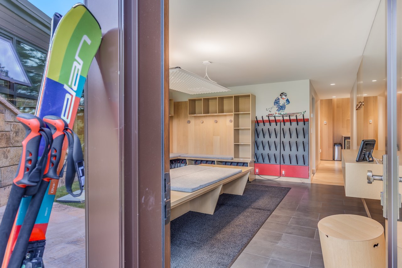 Edgewood Lane Masterpiece