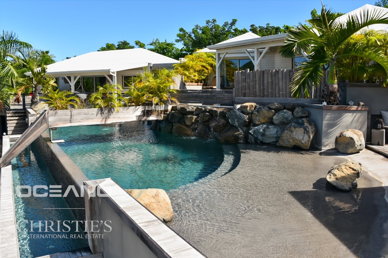 Real Estate Complex – 3 Villas + 1-Bedroom Apartment
