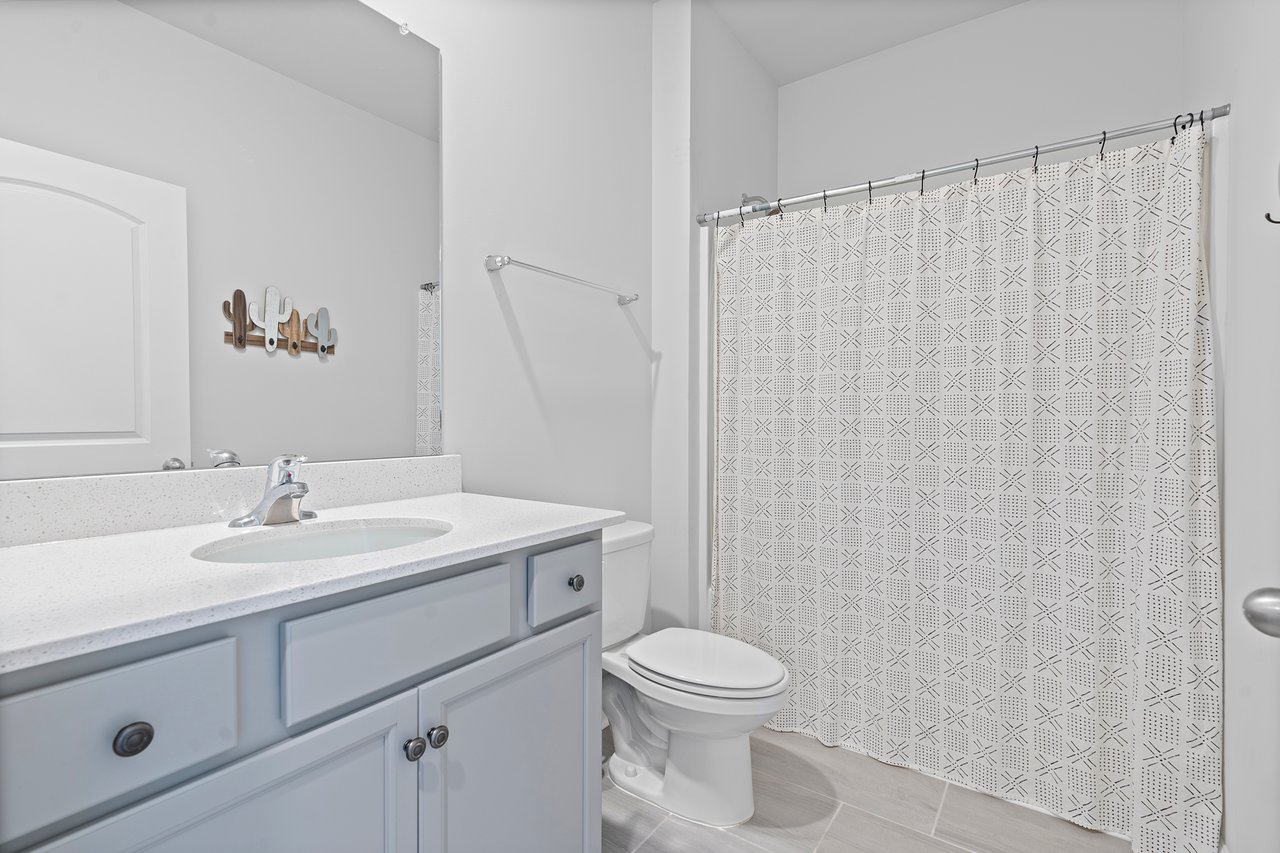 4 BEDROOMS!! Open floor plan and Fenced in back yard!!