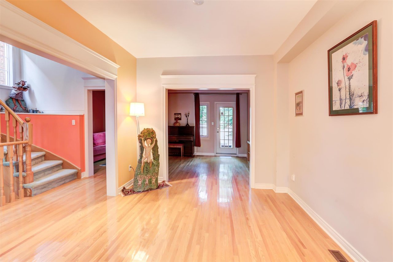 #109 - 190 Harding Blvd W