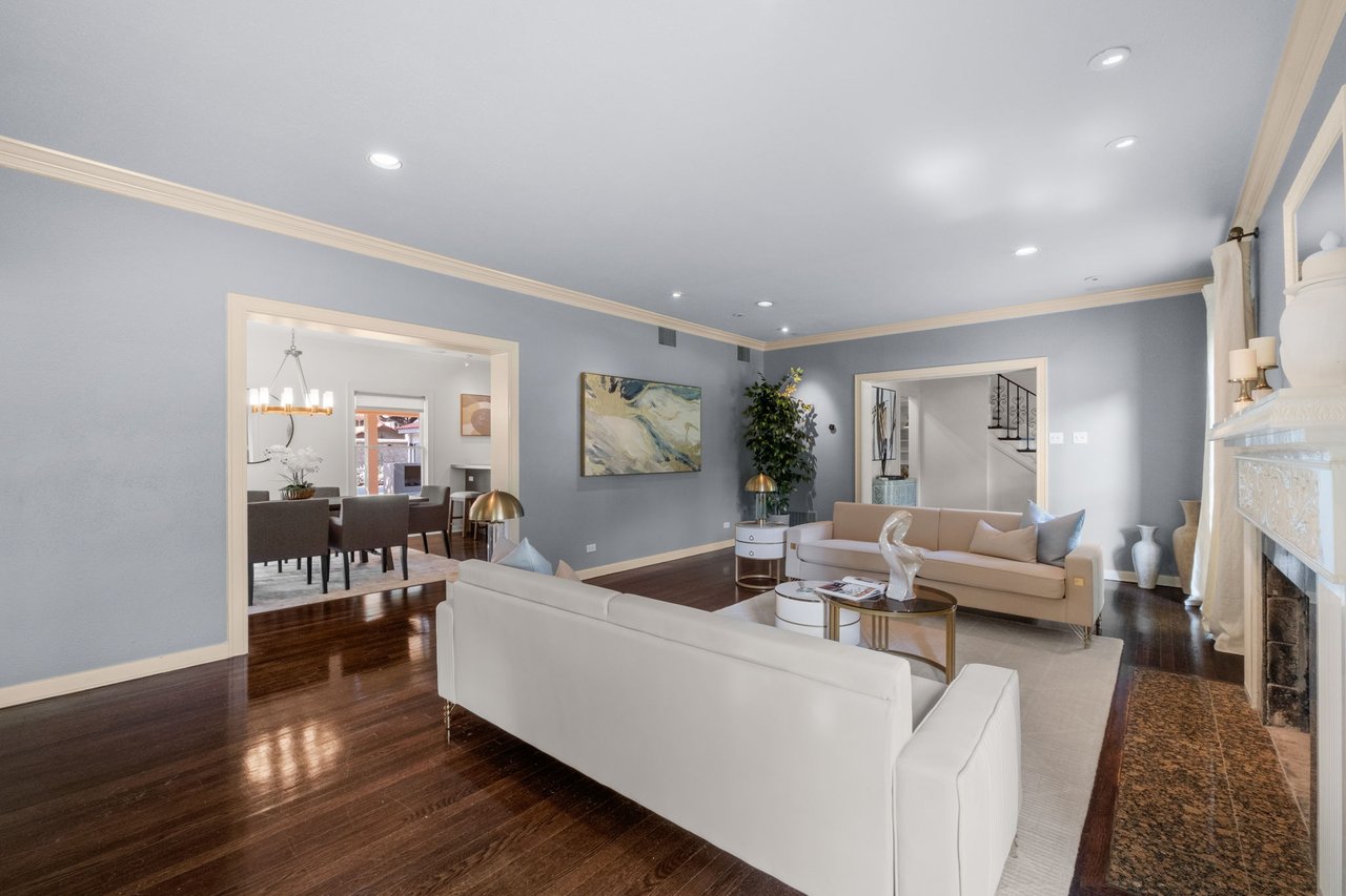Luxury Property in Olmos Park