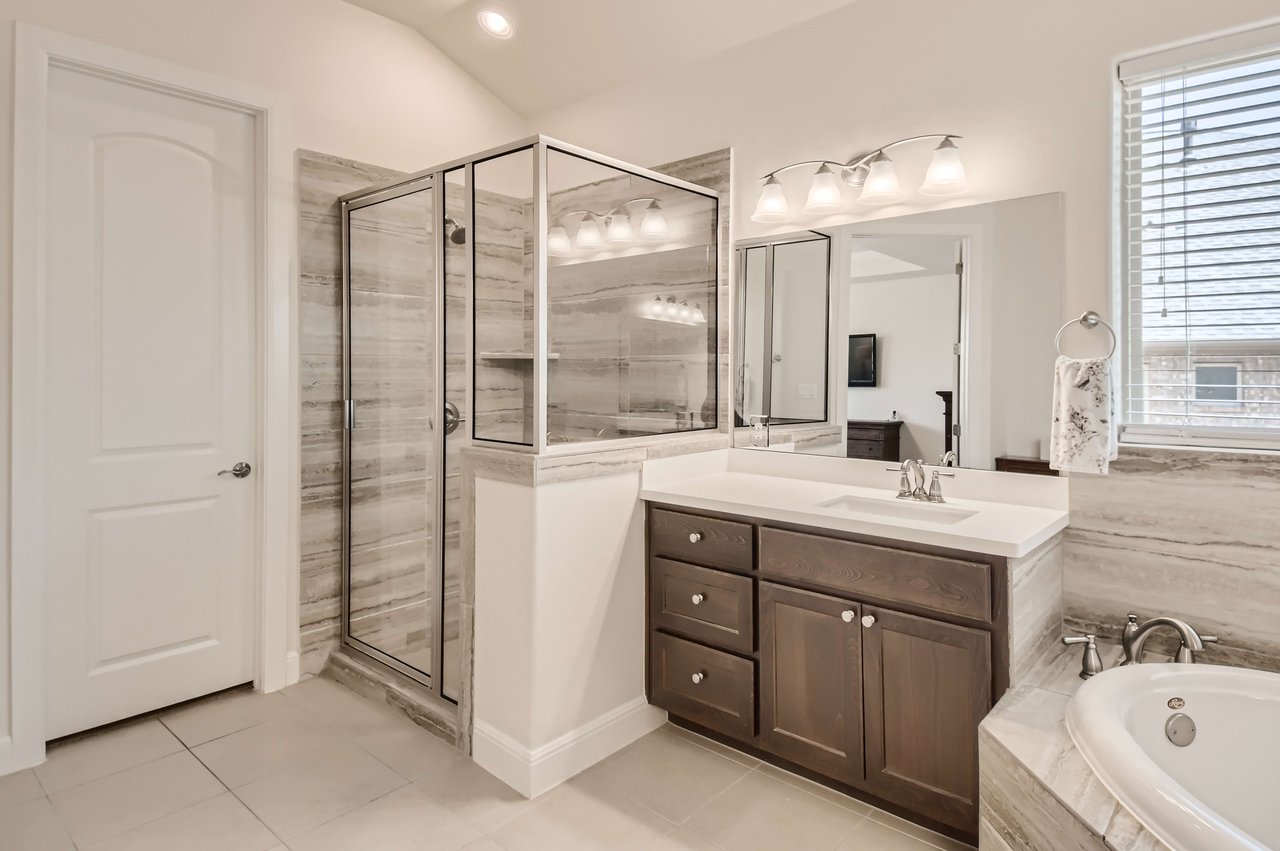 186 Tabago CT