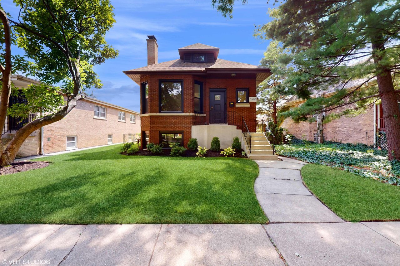 5535 W. Leland Chicago, IL 60630