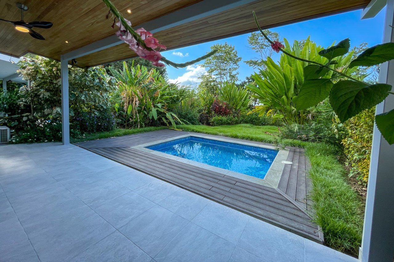 Low-Maintenance 3-Bedroom Villa With Pool & Peaceful Terraza In Villas Vista De La Montaña In Ojochal Costa Rica