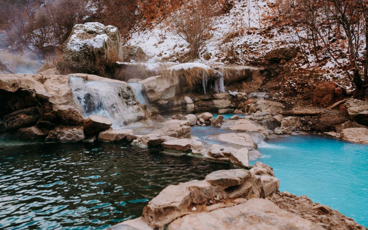 Exploring Aspen's Nearby Hot Springs: A Relaxing Getaway