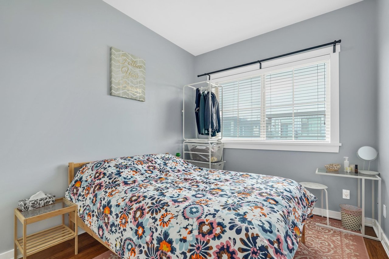 210-6111 London Rd