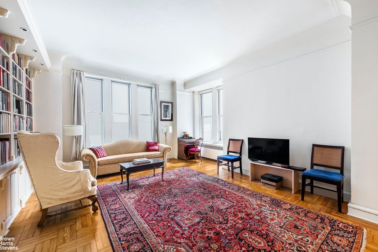 180 West 58th Street Unit: 3B