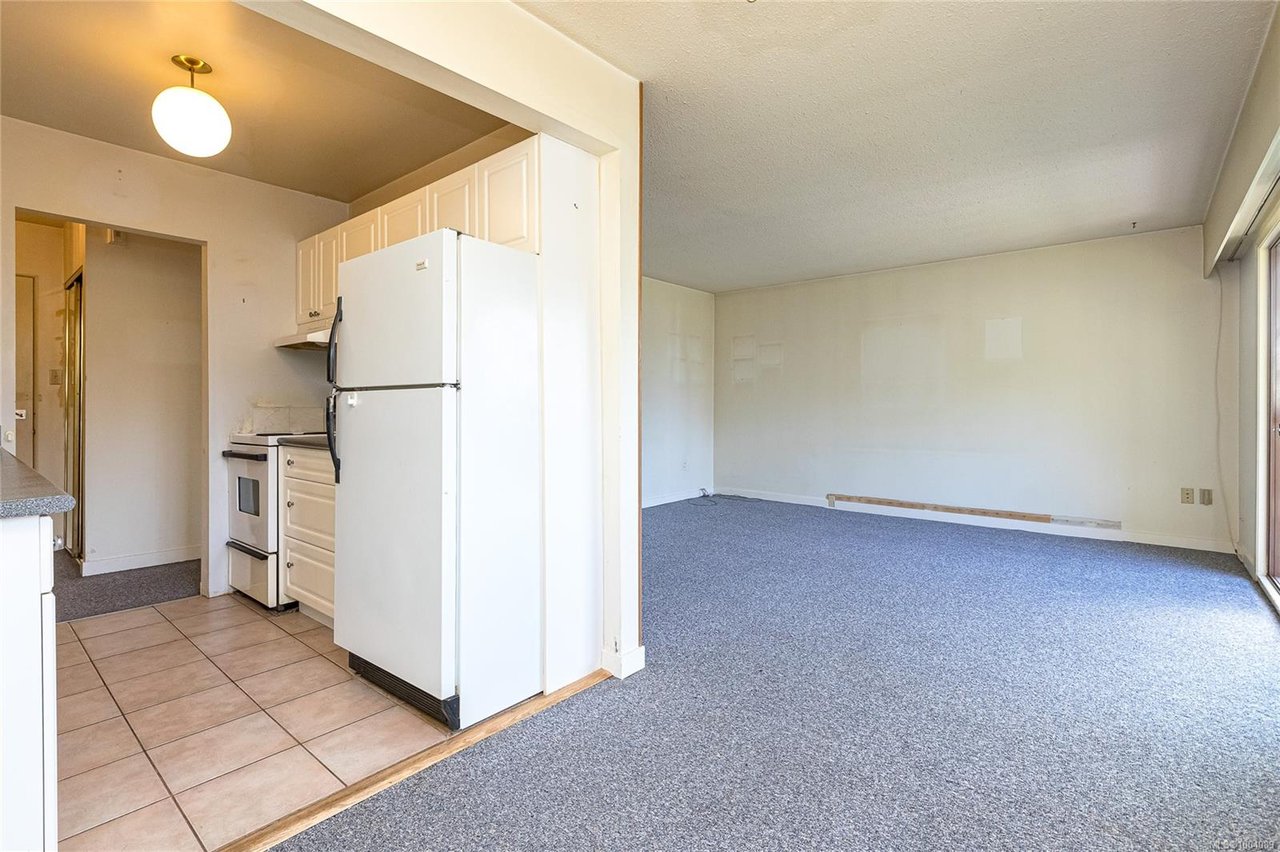 202-1122 Hilda St, Victoria