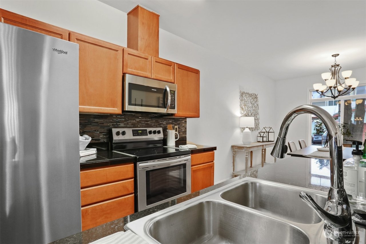 B102-14816 W 29th Ave