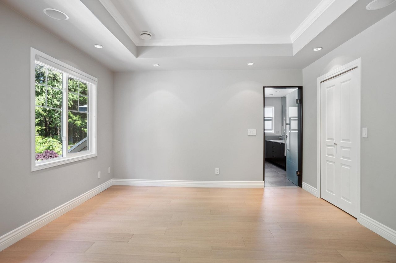 1699 Arbutus Pl