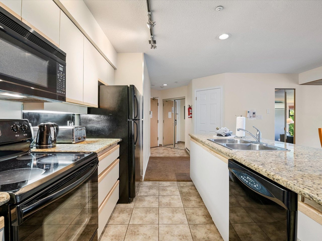 213-3217 Blueberry Dr