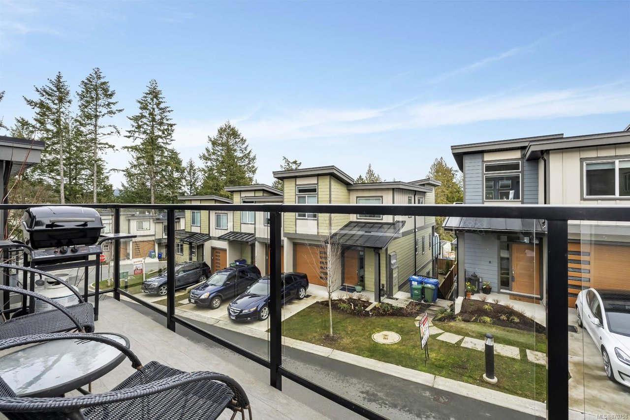 2214 Echo Valley Rise, Langford
