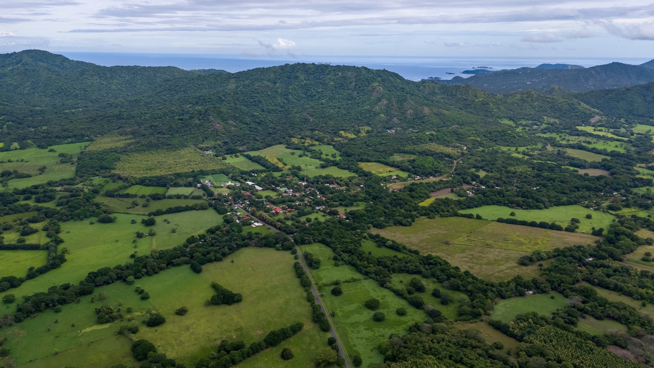 Expansive Fertile Mountain Ranch, Flamingo, Guanacaste