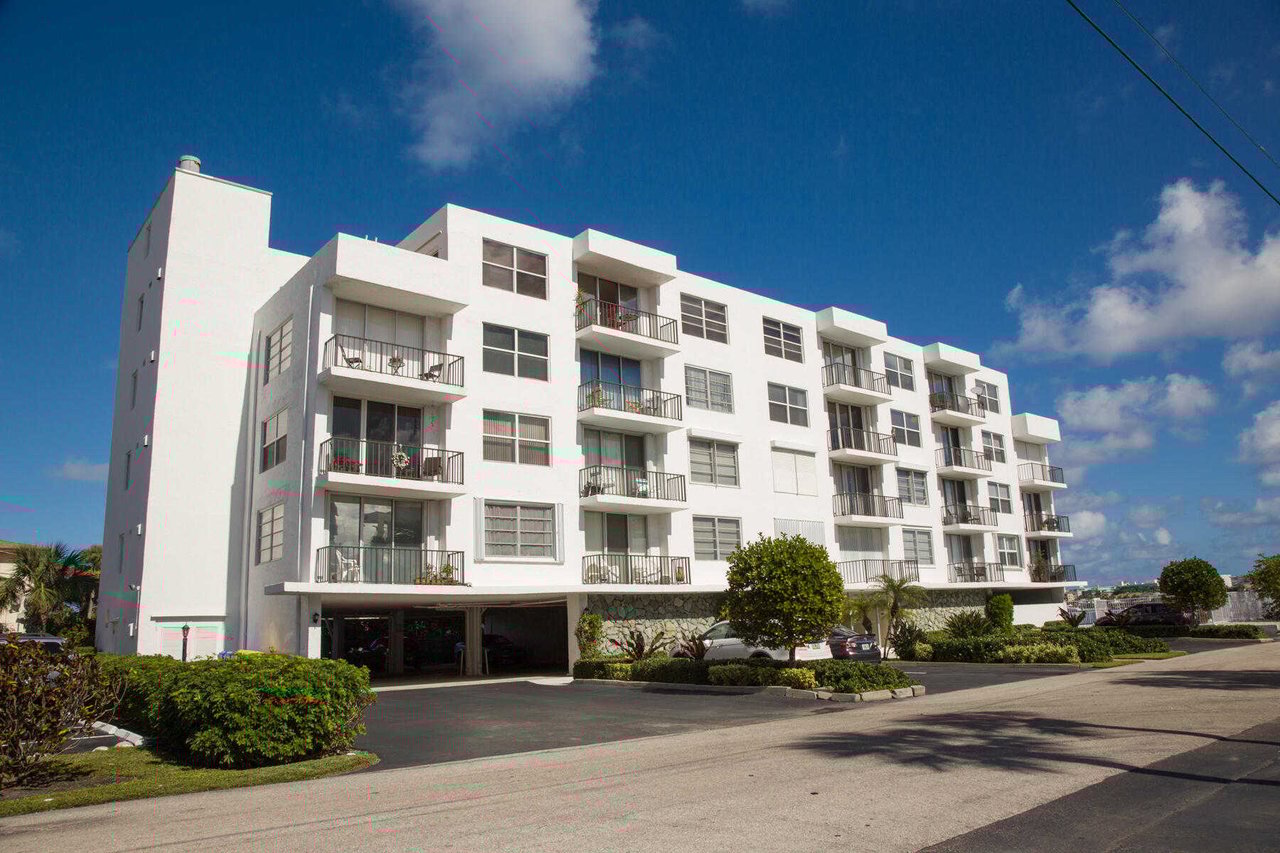 301 Croton Avenue Unit 409
