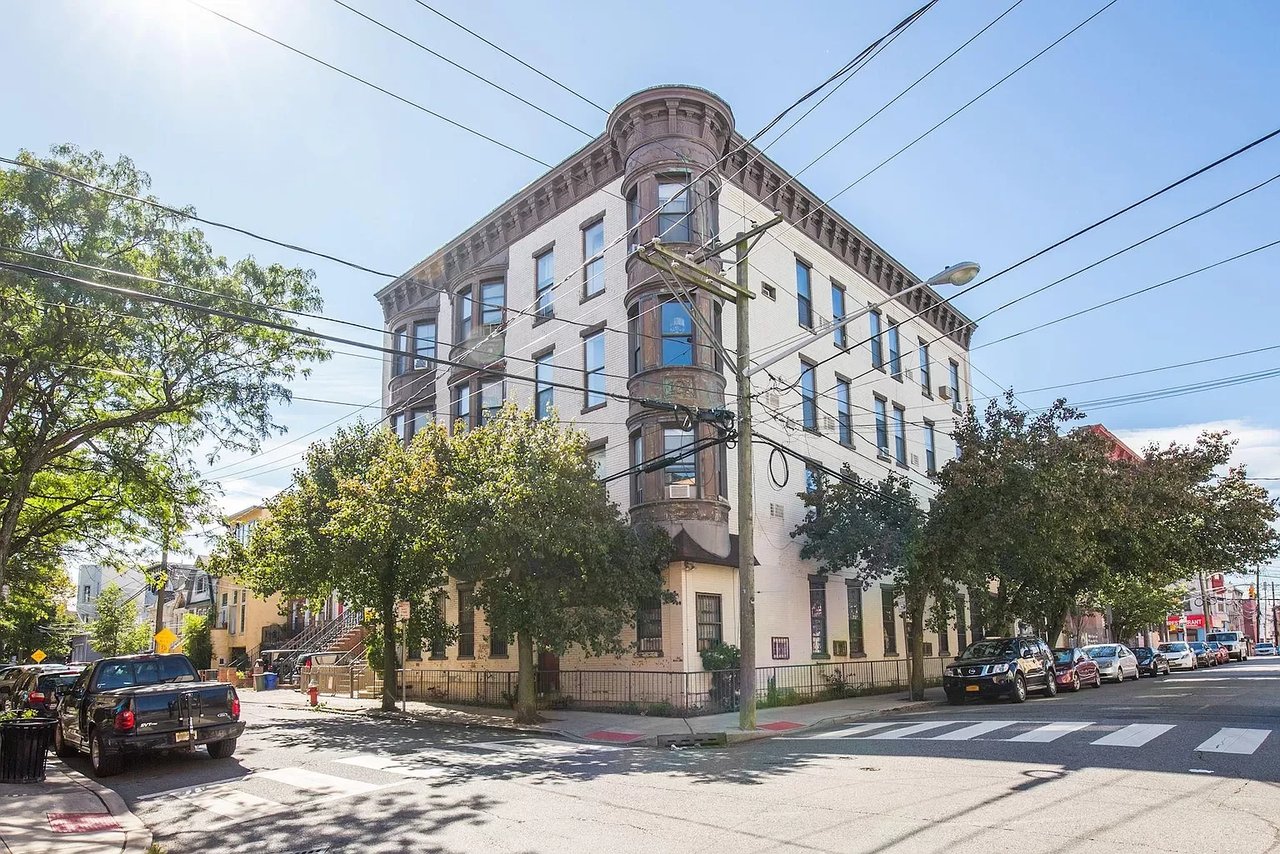 193 Ogden Ave #304