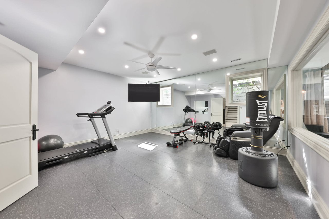 2015 Elmhurst Avenue, Oakville