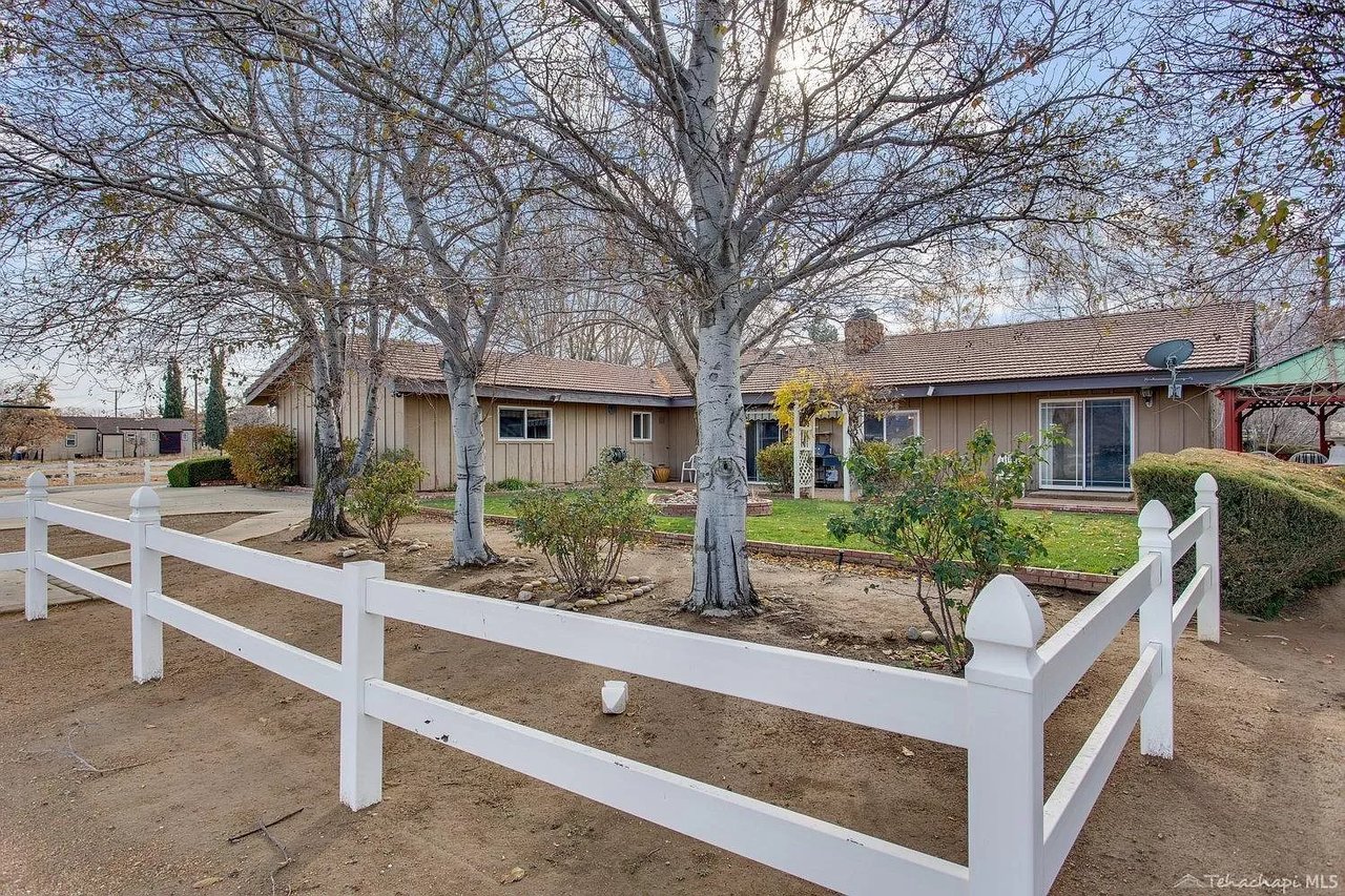 965 W Valley Blvd