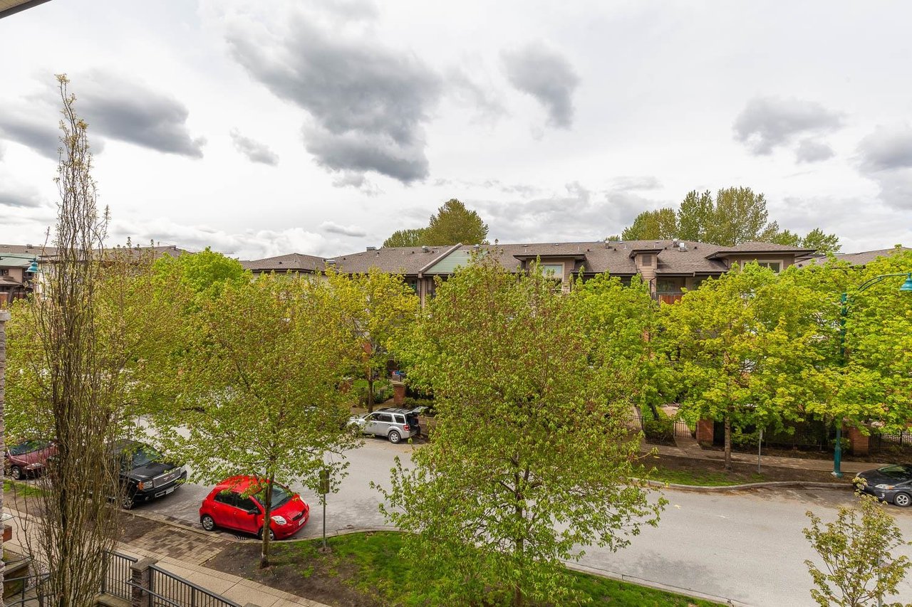 301-701 Klahanie Drive, Port Moody