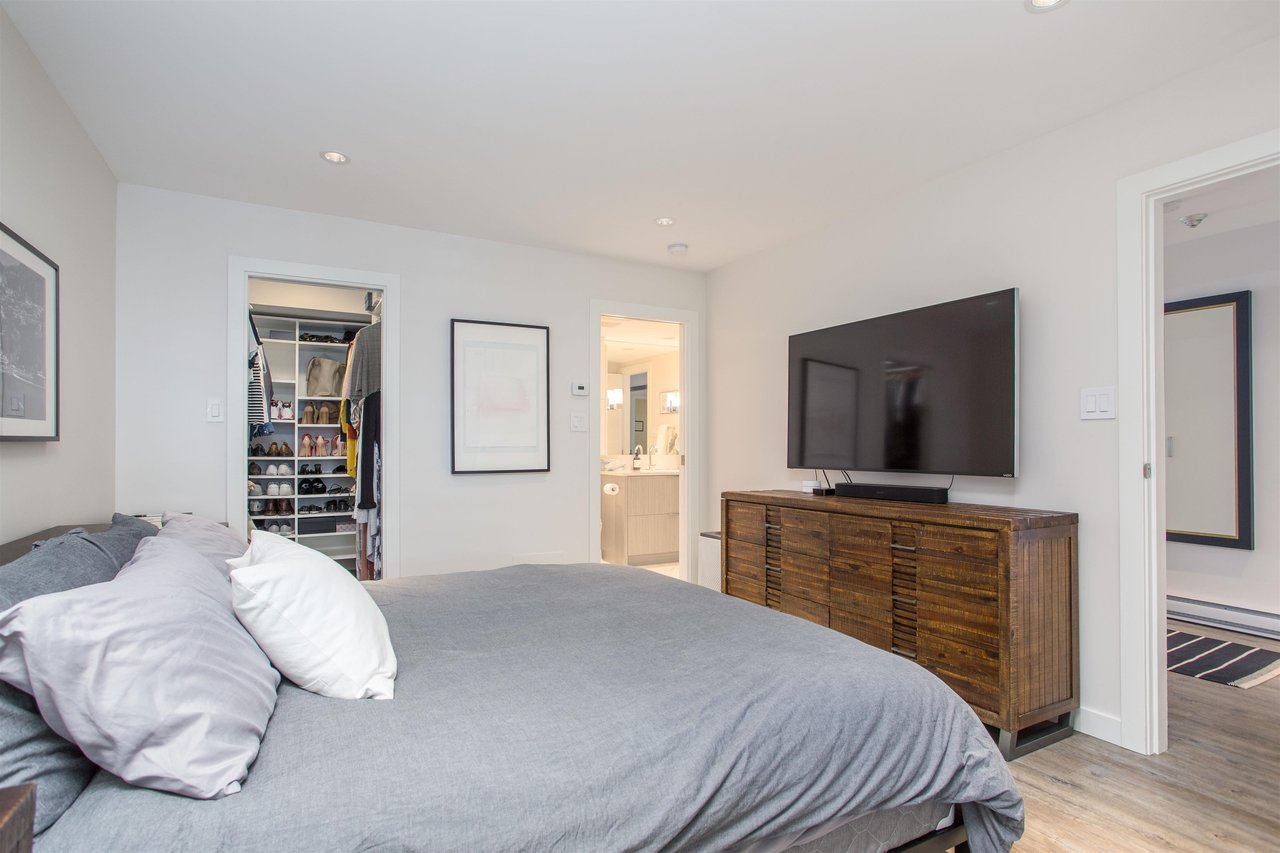 34-2242 Folkestone Wy