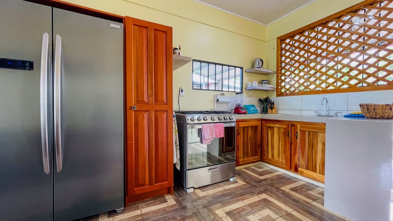 Affordable Gem in the Heart of Bahia Uvita’s Beachside Community