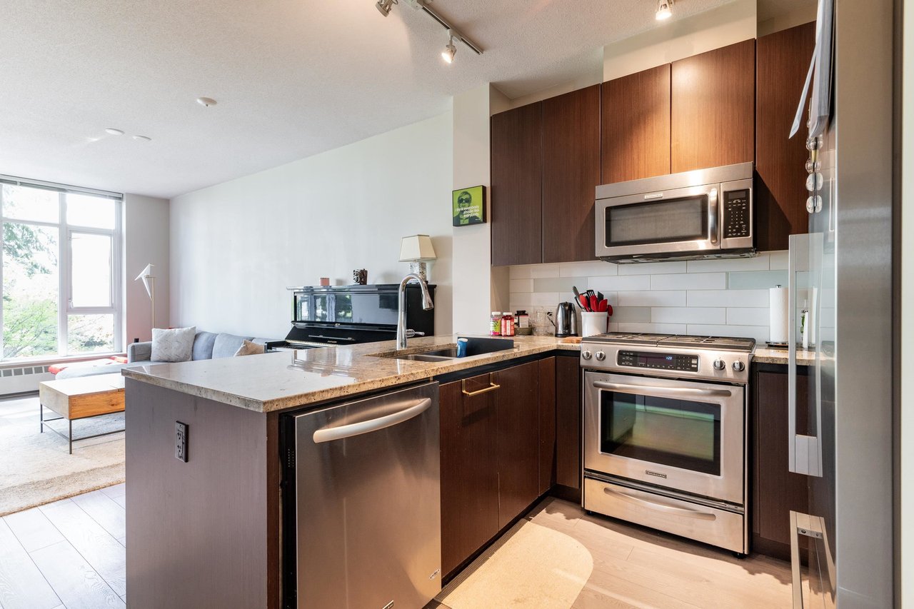 203-135 W 2nd St